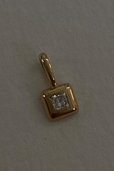 token diamond puff charm