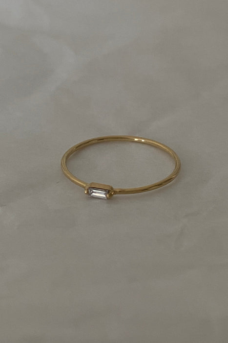 solo baguette ring