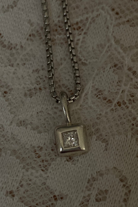 ss token diamond puff necklace