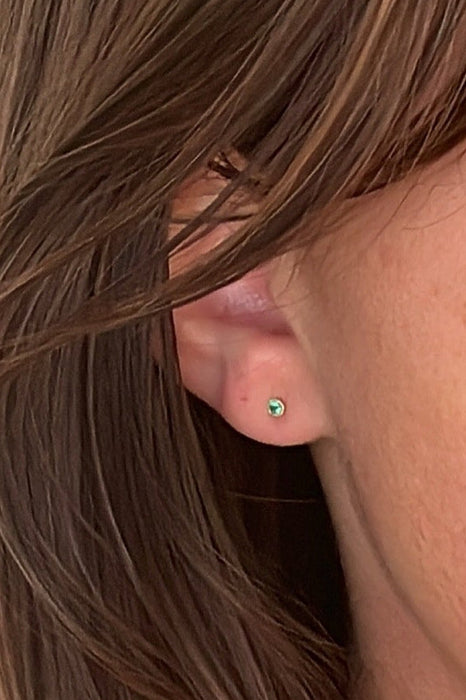 textured emerald studs