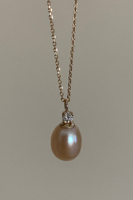 white diamond & blush pearl necklace